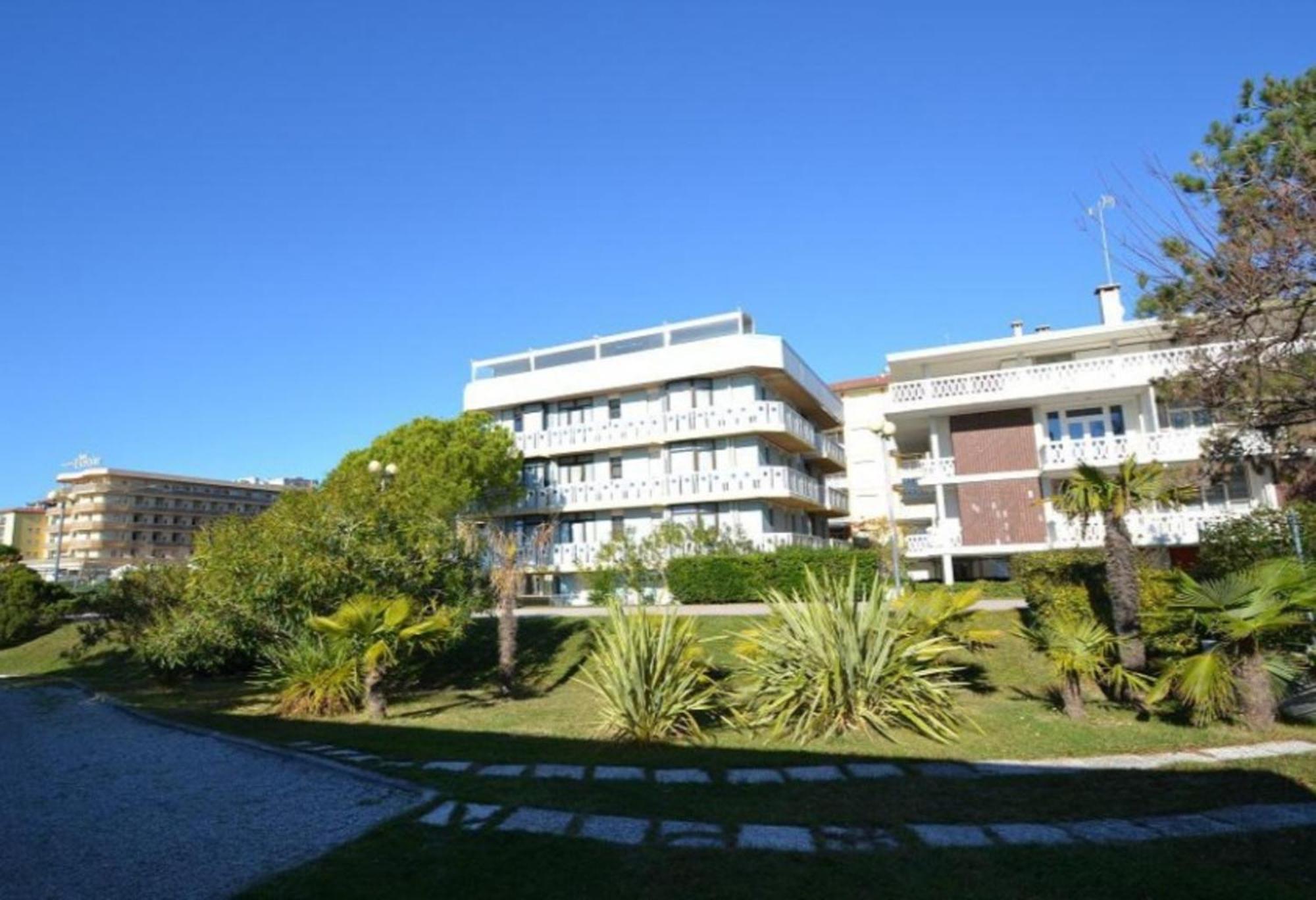 Cozy Two Bedroom Facing The Sea - Sea View - Place Included Apartment *